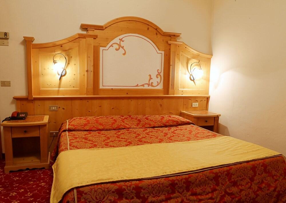 Hotel Belvedere Srl Фай-делла-Паганелла Экстерьер фото
