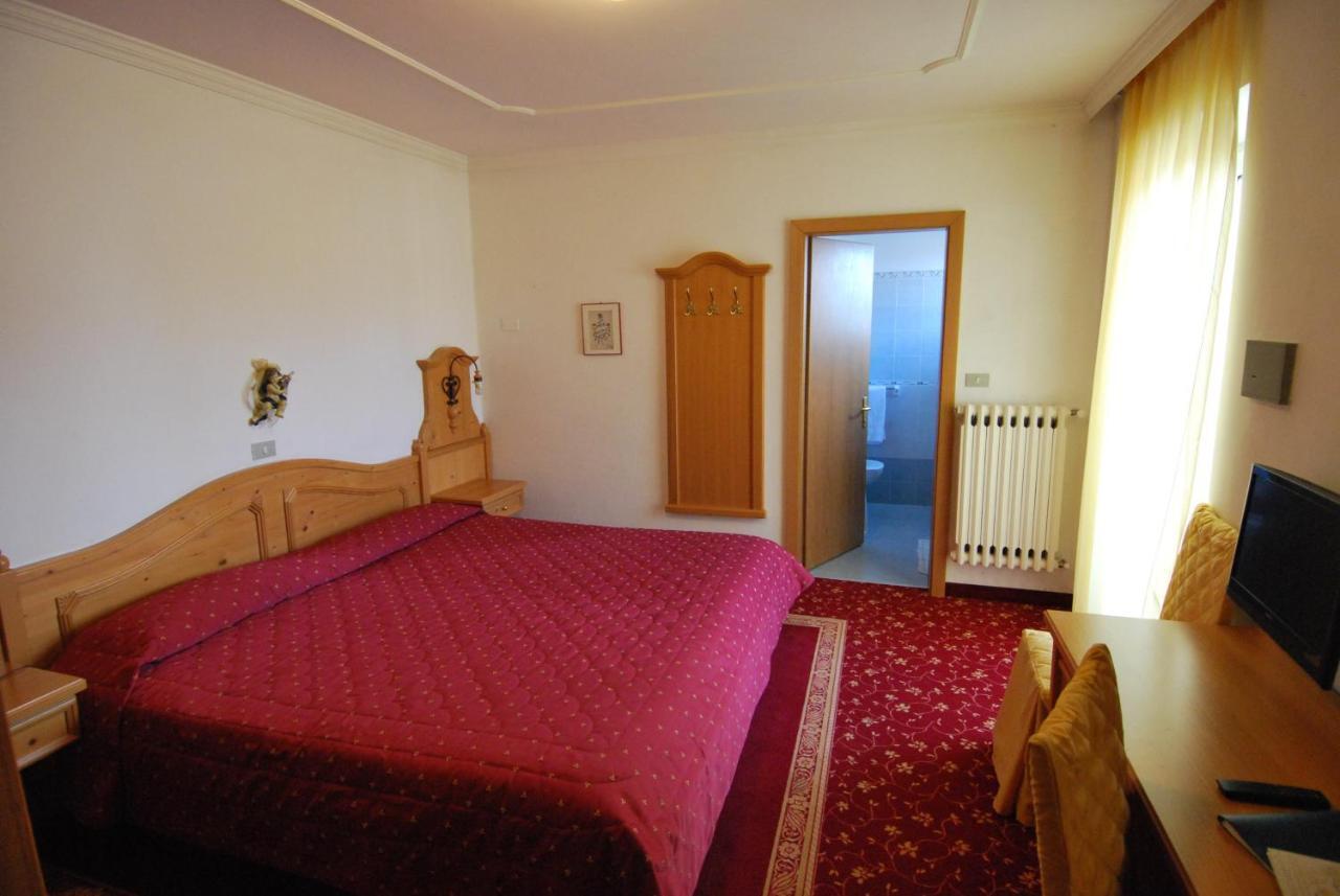 Hotel Belvedere Srl Фай-делла-Паганелла Номер фото